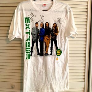 Concert tee size L from the band Extreme, NWOT, signed*